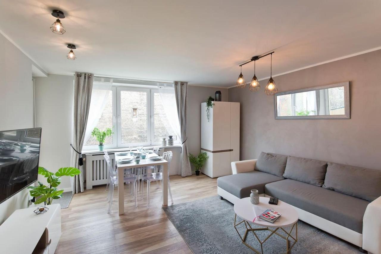 Stay Hip In Vibrant Centrally Located Apartment In Old Town Gdansk Exterior foto